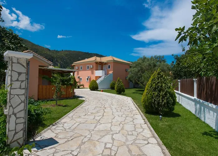 埃莱安娜一室公寓酒店 *