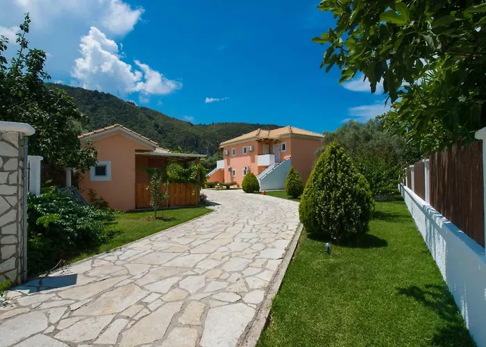 埃莱安娜一室公寓酒店 *